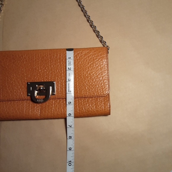 DKNY  Purse 👛 Clutch - Picture 9 of 10